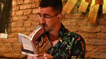 Su primera novela, "Los machos