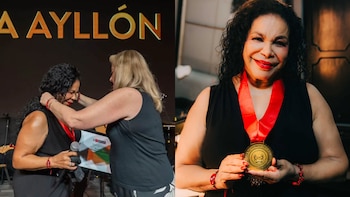 Dos imágenes: Eva Ayllón recibe una medalla de honor con cinta roja de otra mujer; en la segunda, Eva Ayllón sonríe sujetando la medalla dorada