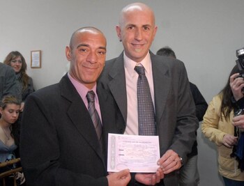 Néstor y Adrián, pocos minutos