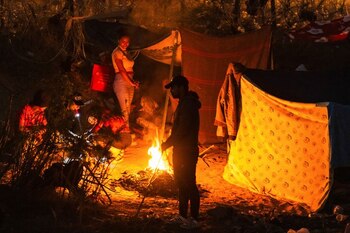 Algunos migrantes deben aguardar en