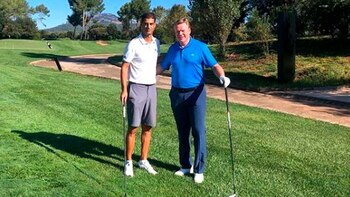 Gerard López jugó al golf