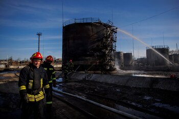 Los bomberos actúan en un