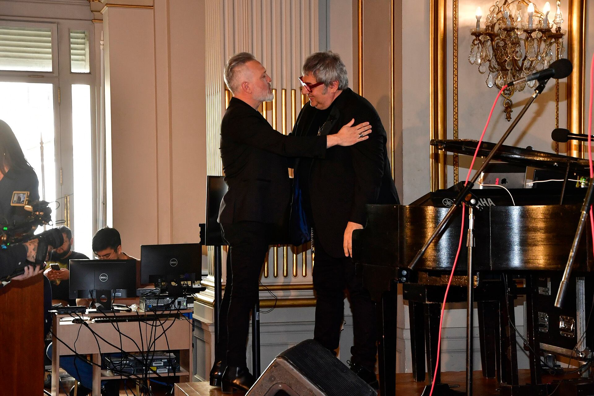 El saludo de Diego Kolankowsky con Lito Vitale