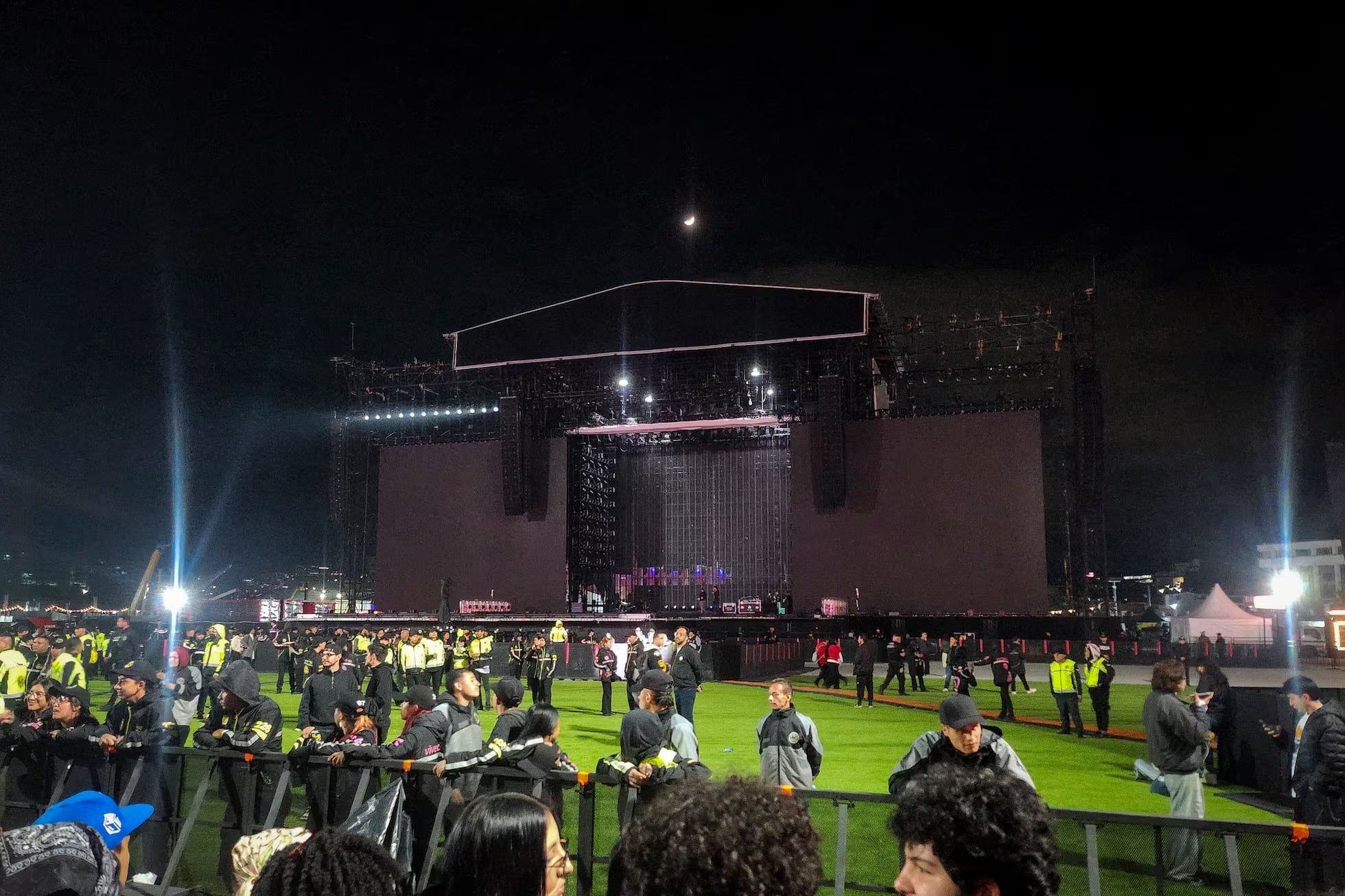 Concierto y actividades de Vive Claro están afectando a los pacientes del Hospital Universitario Nacional de Colombia- crédito Santiago Castro Mesa
