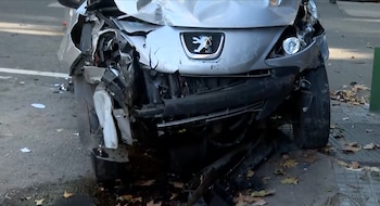 Un chofer alcoholizado provocó un choque que, por centímetros, no provocó una tragedia (Captura Telenoche/Canal 4)