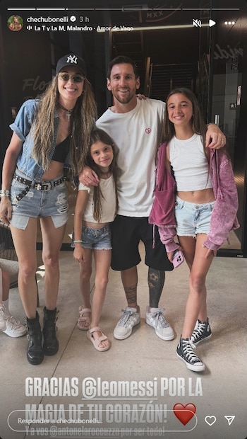 Chechu Bonelli con dos de