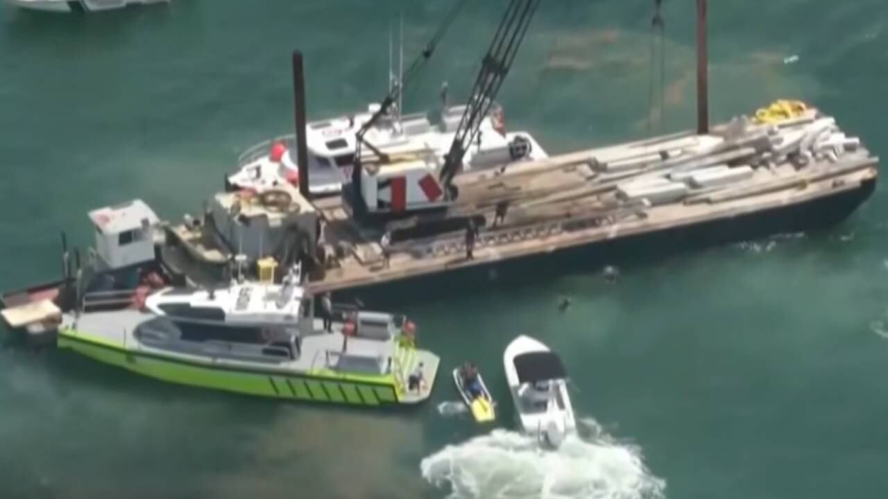El operador del remolcador enfrenta cargos de homicidio marítimo por negligencia tras la muerte de tres niños en un accidente en Florida. (Capturas de video)