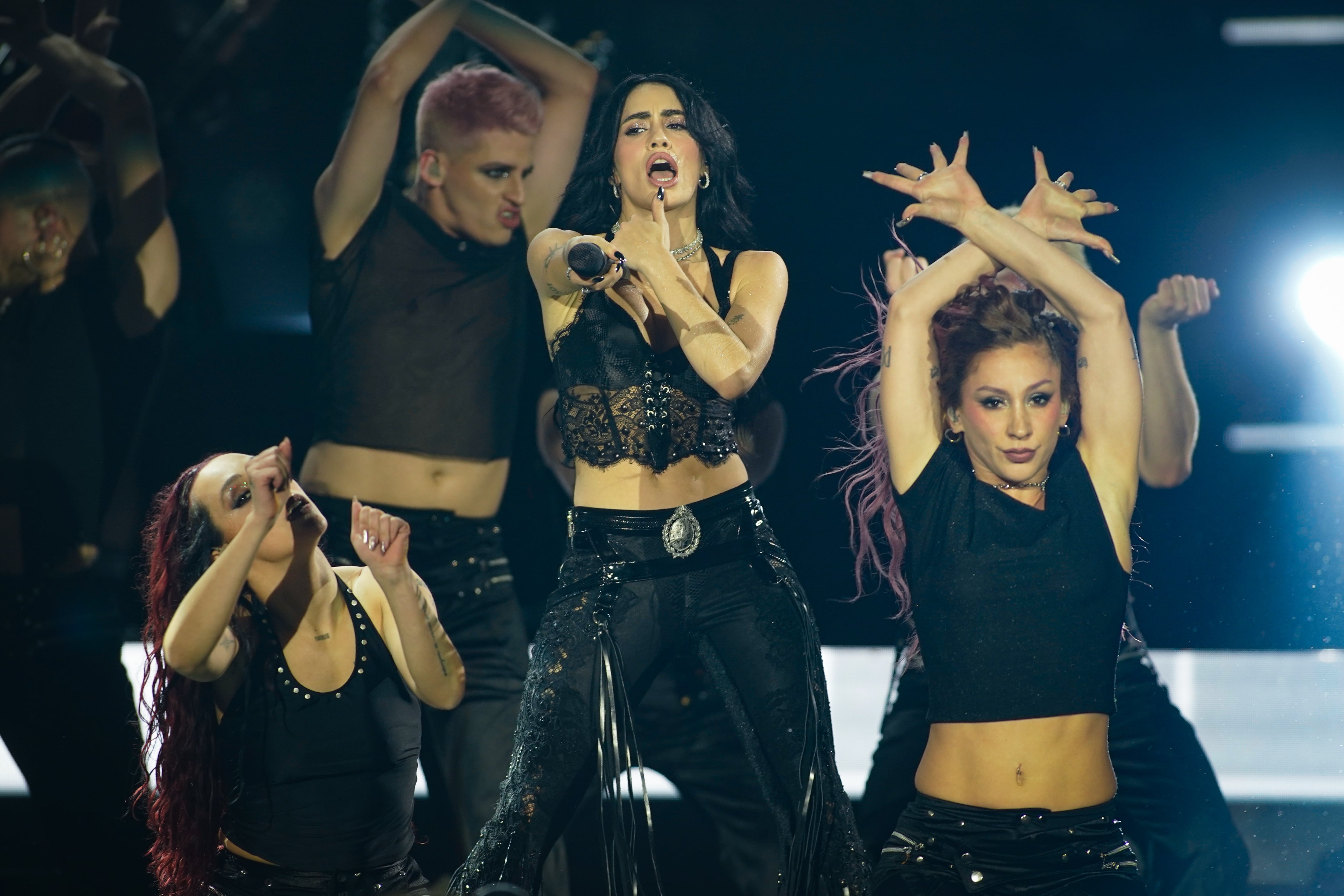 Lali Espósito cumplió su sueño de presentarse en River Plate y compartió escenario con Kylie Minogue en el estadio Monumental (Crédito: RSFOTOS)
