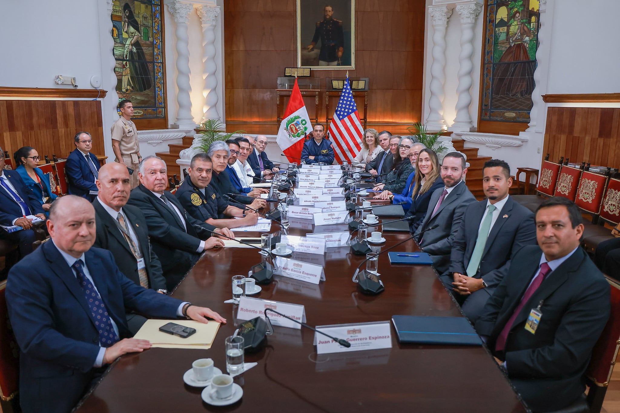 José Jerí se reunió con expertos del FBI y la DEA en Palacio de Gobierno para hablar sobre seguridad ciudadana. (Foto: Presidencia Perú)
