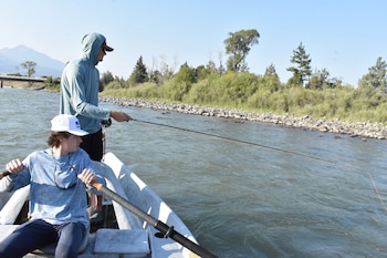 Las autoridades prohíben la pesca durante ciertas horas porque la temperatura del agua supera los límites soportables para la fauna acuática