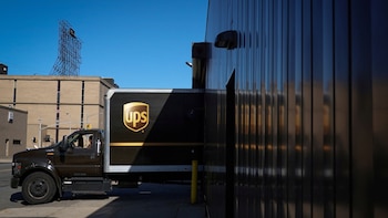 UPS recortará 30.000 empleos en