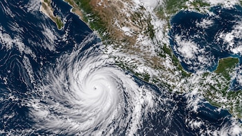 EN VIVO | Clima CDMX y resto de México hoy 9 de octubre: huracán Isaías se aleja mientras Simón podría alcanzar la categoría 4