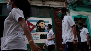 En Cuba, el adoctrinamiento político pesa más que la Farmacología en la carrera de Medicina