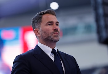 Eddie Hearn, promotor de Matchroom Boxing, confirma la firma del acuerdo entre Joshua y Fury para uno de los combates más esperados (Reuters/Andrew Couldridge)