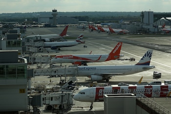 La alarma METAR suena cada media hora o cada una, depende del aeropuerto. EFE/EPA/Andy Rain