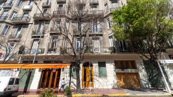 Las puertas de roble sobresalen