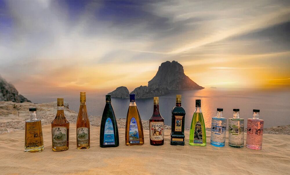 Licores y destilados producidos por la familia Marí Mayans, de Ibiza (Marí Mayans)