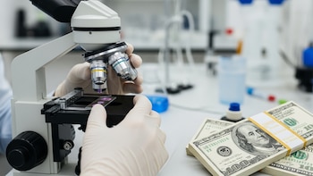 Científicas panameñas advierten sobre clínicas que ofrecen tratamientos de células madre no probadas