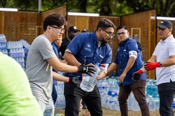Ayuda de insumos de El Salvador a Colombia tras terremoto