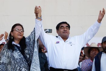 El gobernador Barbosa llegó a