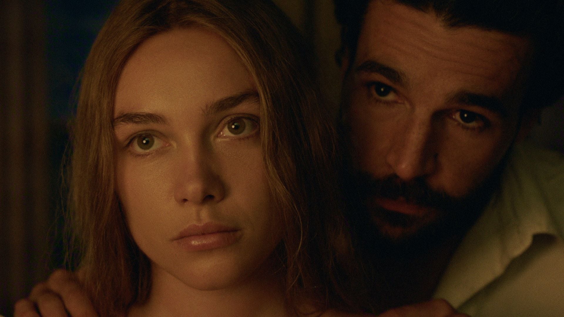 La actriz Florence Pugh encarna a Cathy Ames, la antiheroína que desata la fractura central de la saga familiar. (Netflix)