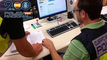 La lucha para conseguir que la Policía Nacional tenga un registro horario y no se pierdan las horas extra: “El Ministerio de Trabajo tiene que tomar cartas en el asunto”