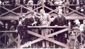 En la tragedia de Santa Ana de 1938 resultaron heridos futuros presidentes y murieron familiares de figuras políticas, marcando la historia nacional - Alas de la Fuerza Aerea Colombiana / Facebook