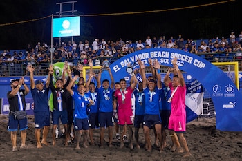 EL SALVADOR: El Salvador Beach