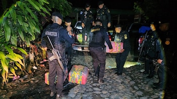 La Policía Nacional Civil de Guatemala decomisa 202 paquetes de cocaína en San Marcos