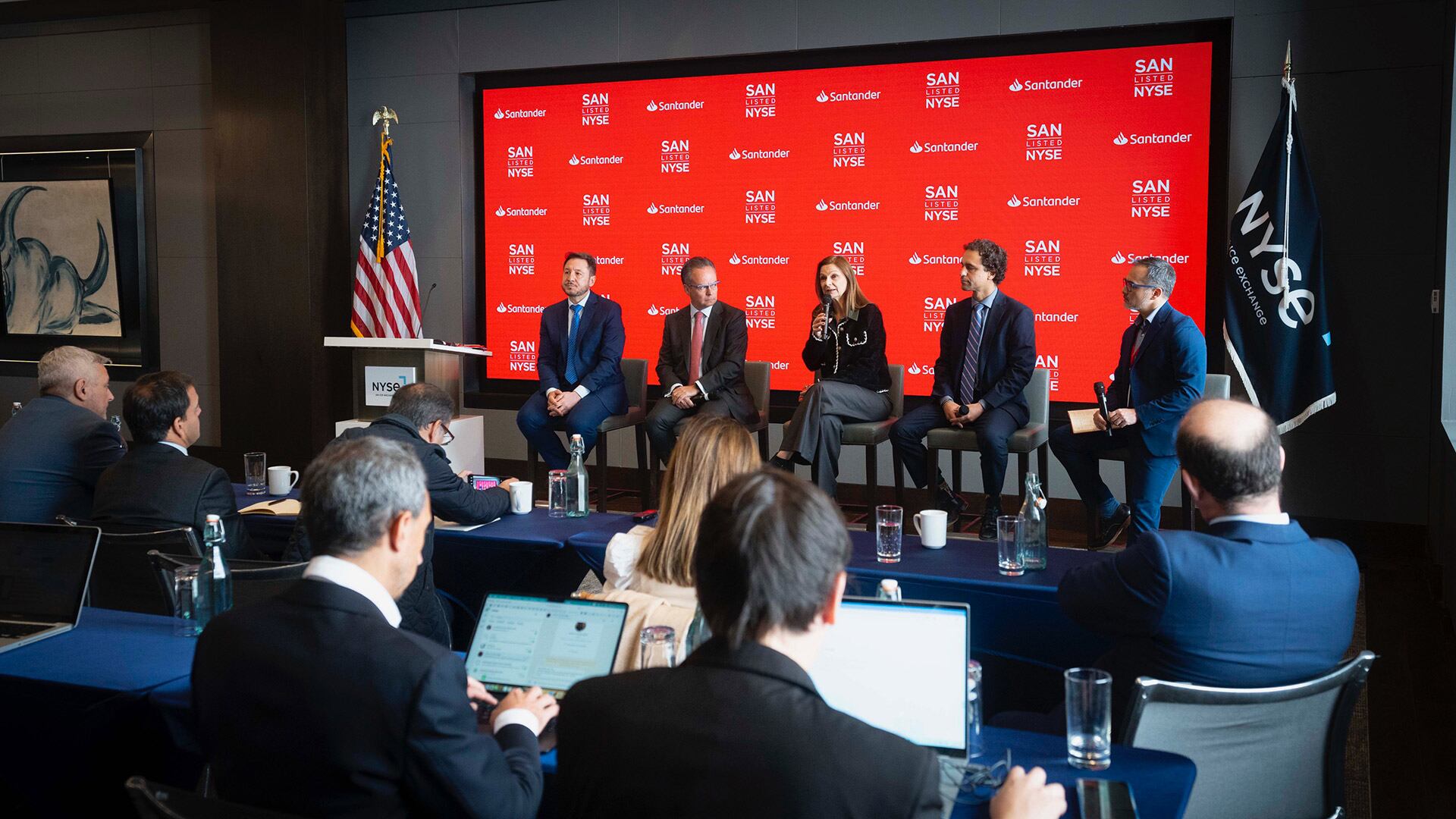 El economista jefe de Santander Argentina destacó el ajuste fiscal y la baja del riesgo país