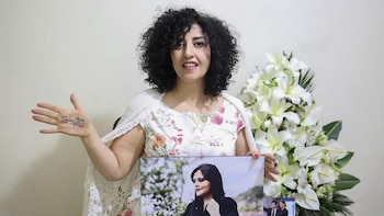 Narges Mohammadi, Premio Nobel de la Paz iraní, es trasladada a un hospital en Teherán
