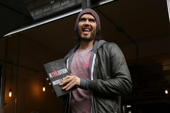 Russell Brand se prepara para