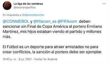 Reacción de un usuario hacia Emiliano Martínez.