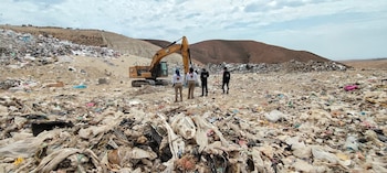 El Colectivo Buscando a Tolano localiza restos humanos en el relleno sanitario de Playas de Rosarito durante una búsqueda relacionada con siete jóvenes desaparecidos en Tijuana. Crédito: Facebook