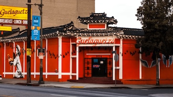 Según el informe difundido por Secret Los Angeles, los destinos con mayor mezcla gastronómica obtienen mejor puntaje por ofrecer variedad internacional en un solo lugar. Uno de esos lugares es Gualeguetza (Los Angeles Times)