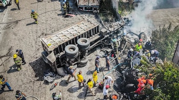 Extenderán las revisiones obligatorias a 158.402 vehículos de carga en El Salvador tras fatal accidente de 15 vehículos