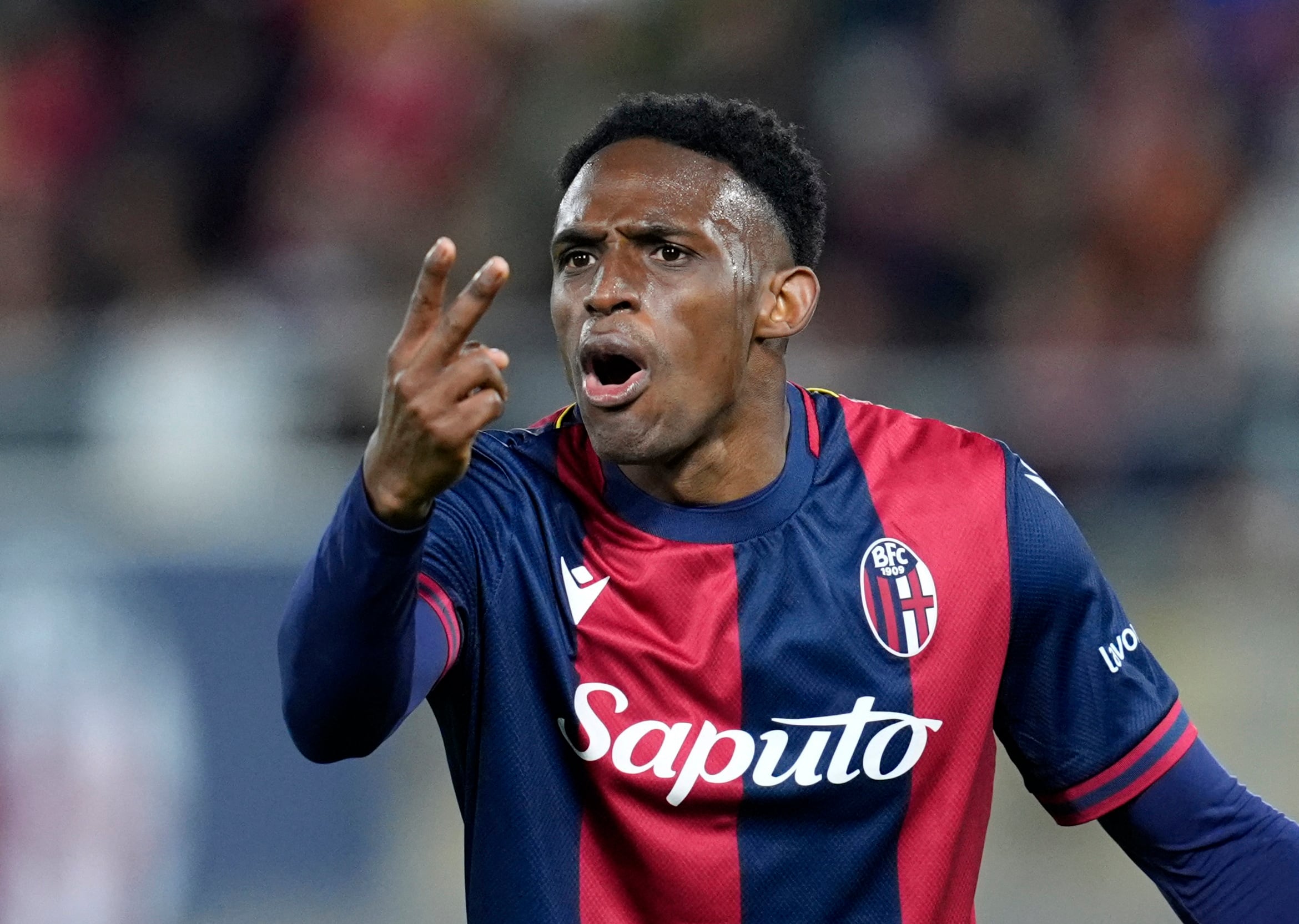 Jhon Lucumí tiene contrato vigente con el Bologna hasta 2027, factor clave ante el interés de clubes europeos - crédito Matteo Ciambelli/Reuters