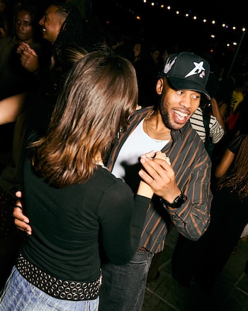 Tylo Laidlaw during an outdoor salsa dance class in London on July 31, 2026. Singles are veering away from dating apps, packing their schedules with new interests and friends. (Ayesha Kazim/The New York Times)
