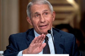 El Dr. Anthony Fauci, director del Instituto Nacional de Alergias y Enfermedades Infecciosas de EEUU, habla durante una audiencia del Comité del Senado de Salud, Educación, Trabajo y Pensiones en Washington. (Stefani Reynolds a través de REUTERS)
