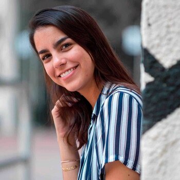 Ana Baquedano es una joven