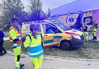 Efectivos del Summa, en el lugar donde tuvieron lugar los hechos. (112 Comunidad de Madrid)
