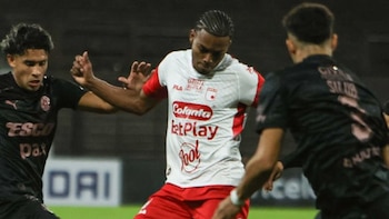 El conjunto cardenal cayó 2-1 en Argentina en un partido con pocas opciones ofensivas. - crédito @SantaFe/X