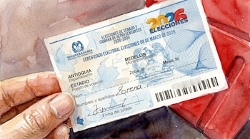 Una pintura de acuarela profesional muestra un certificado electoral colombiano, con texto legible como 'Elecciones 2026' y 'Registraduría', sostenido por una mano.