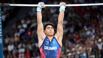 Ángel Barajas es un gimnasta artístico colombiano que hizo historia al ganar la medalla de plata en la barra fija en los Juegos Olímpicos de París 2024 - crédito Comité Olímpico Colombiano