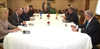 Presidente Gustavo Petro y el fiscal jefe de la Corte Penal Internacional, Karim Khan