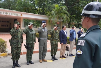 El ministro Jorge Mora llega a Cúcuta con la cúpula militar tras el atentado en Los Patios - crédito @mindefensa / X