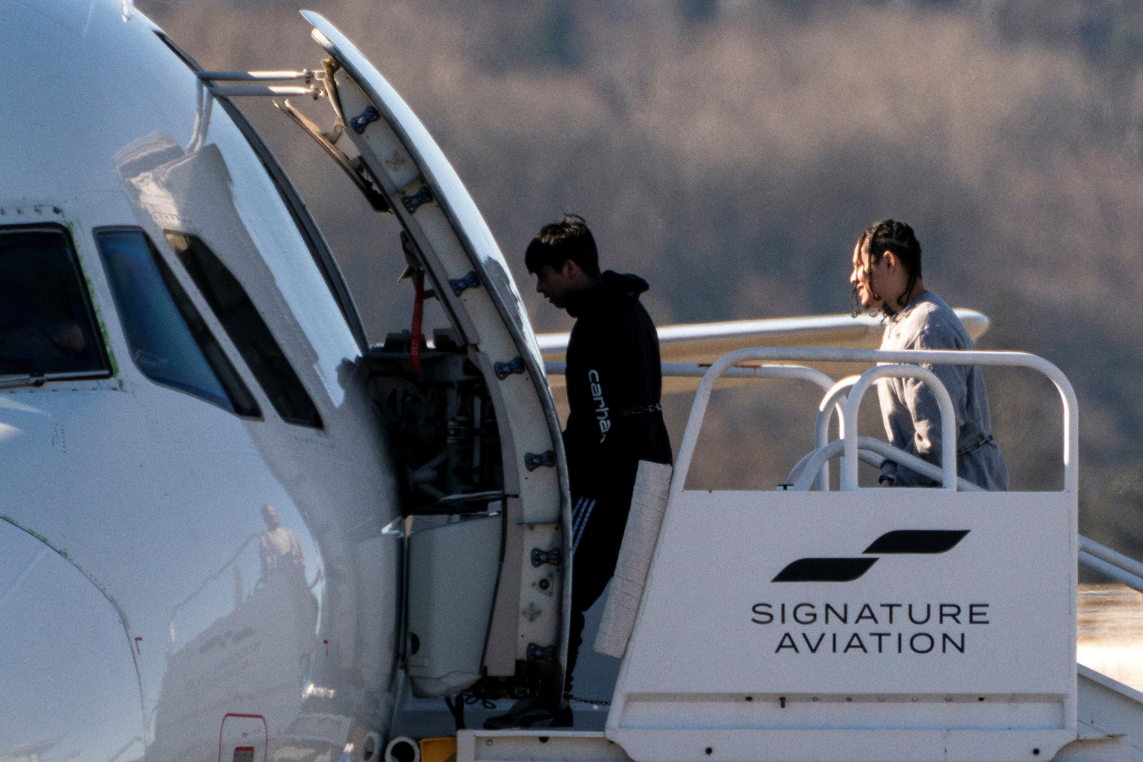 Maximo Londonio, residente permanente nacido en Filipinas, fue detenido en el aeropuerto de Seattle tras regresar de vacaciones familiares. (REUTERS/David Ryder)