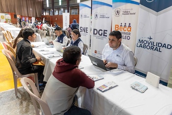 La PEA de Guatemala alcanza 8,2 millones de personas, con una tasa de desempleo abierto cercana al 2% y una informalidad que concentra a 5,3 millones de trabajadores.