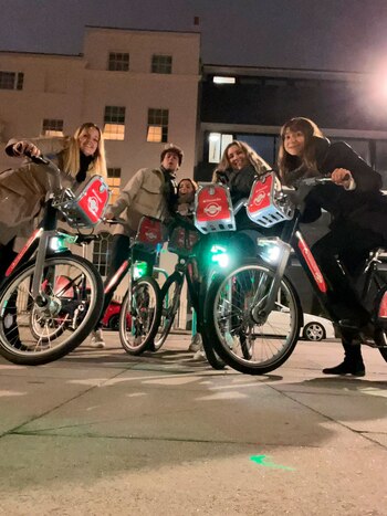 Dante y sus amigas por