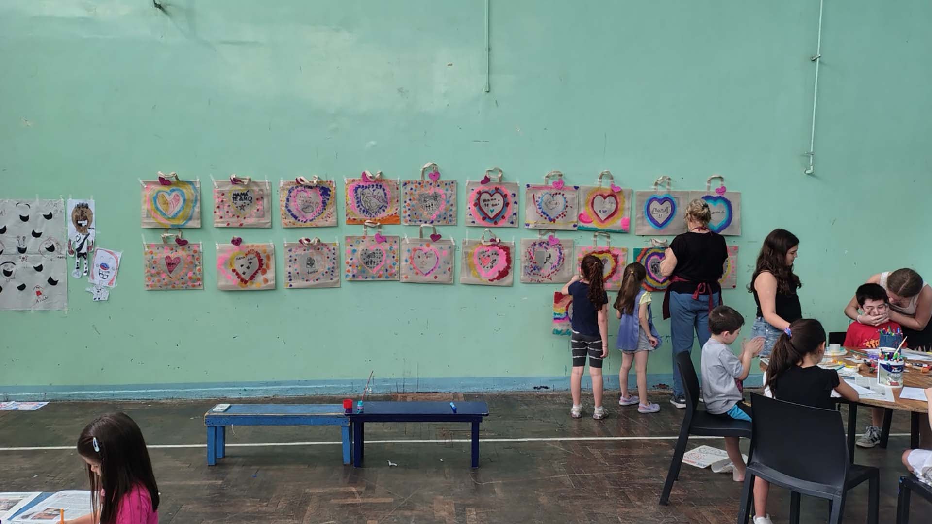 A lo largo de 46 años, varias generaciones pintaron murales y desarrollaron obras colaborativas dentro del club GEVP.